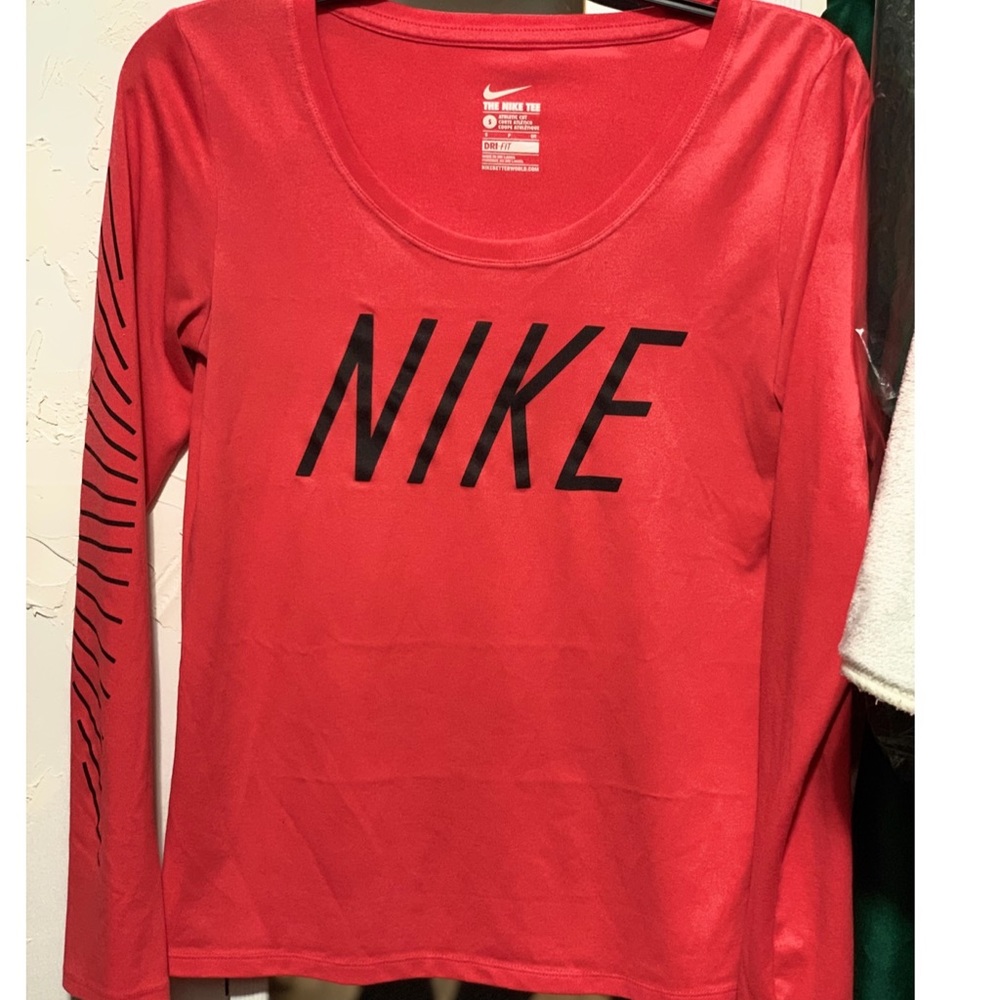 Nike dry fit blouse